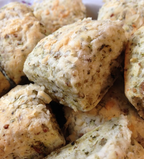 Pesto Parmesan Biscuit