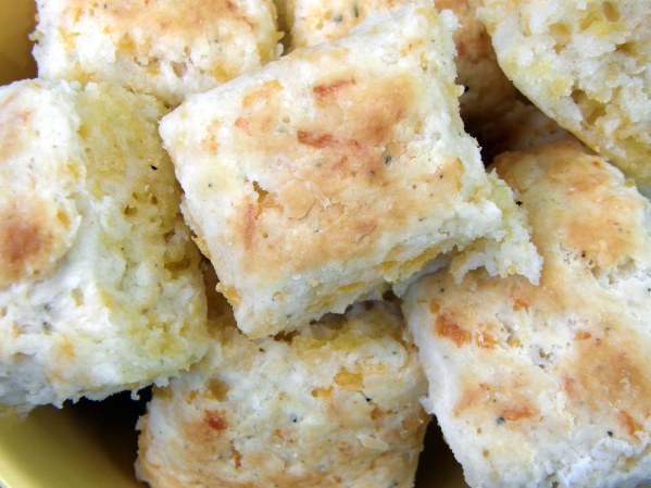 Cheesy Cheddar Biscuits